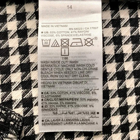 Old Navy Black & Cream Houndstooth High Rise Pixie Skinny Pants - Picture 8 of 8